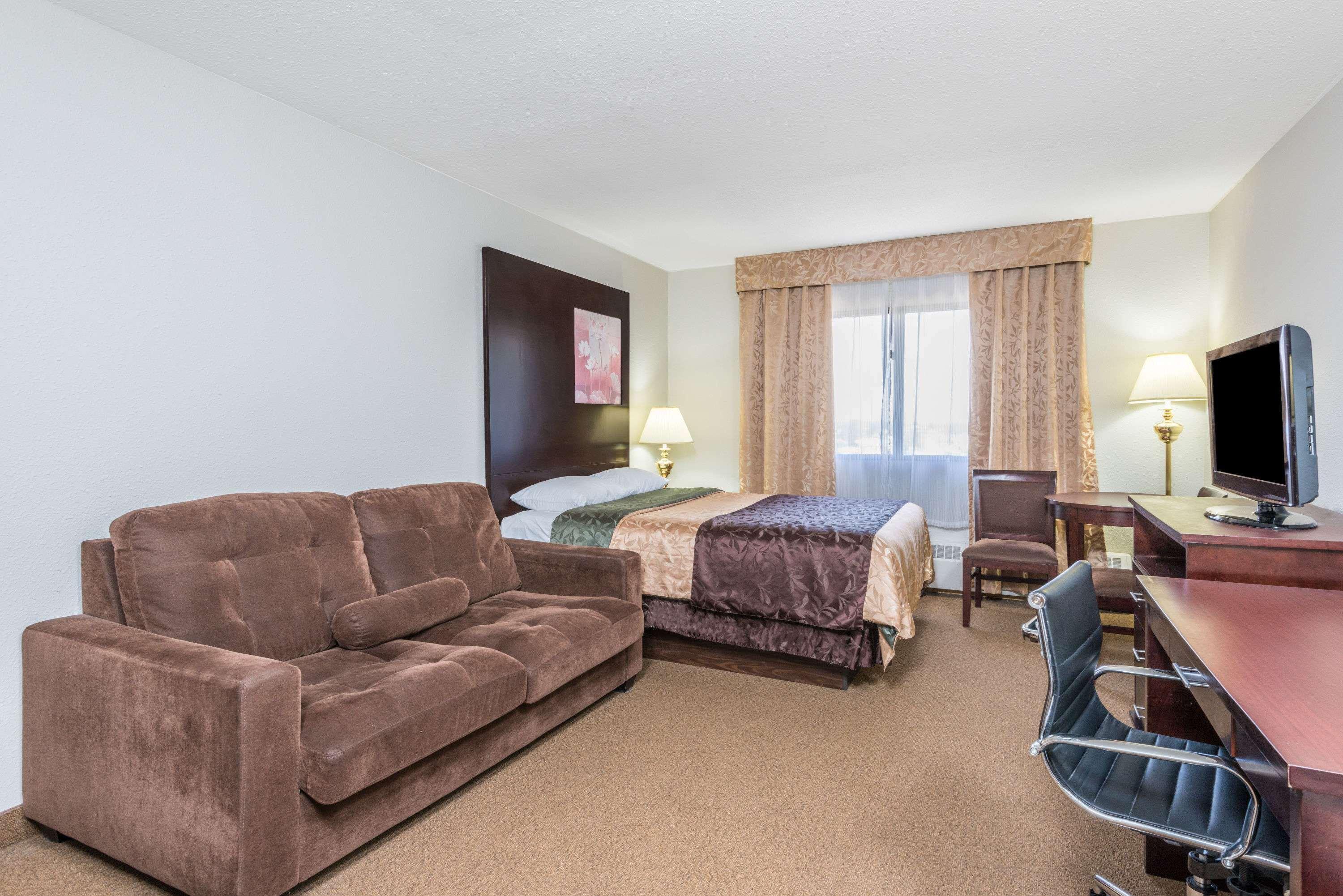 Super 8 By Wyndham Innisfail Dış mekan fotoğraf