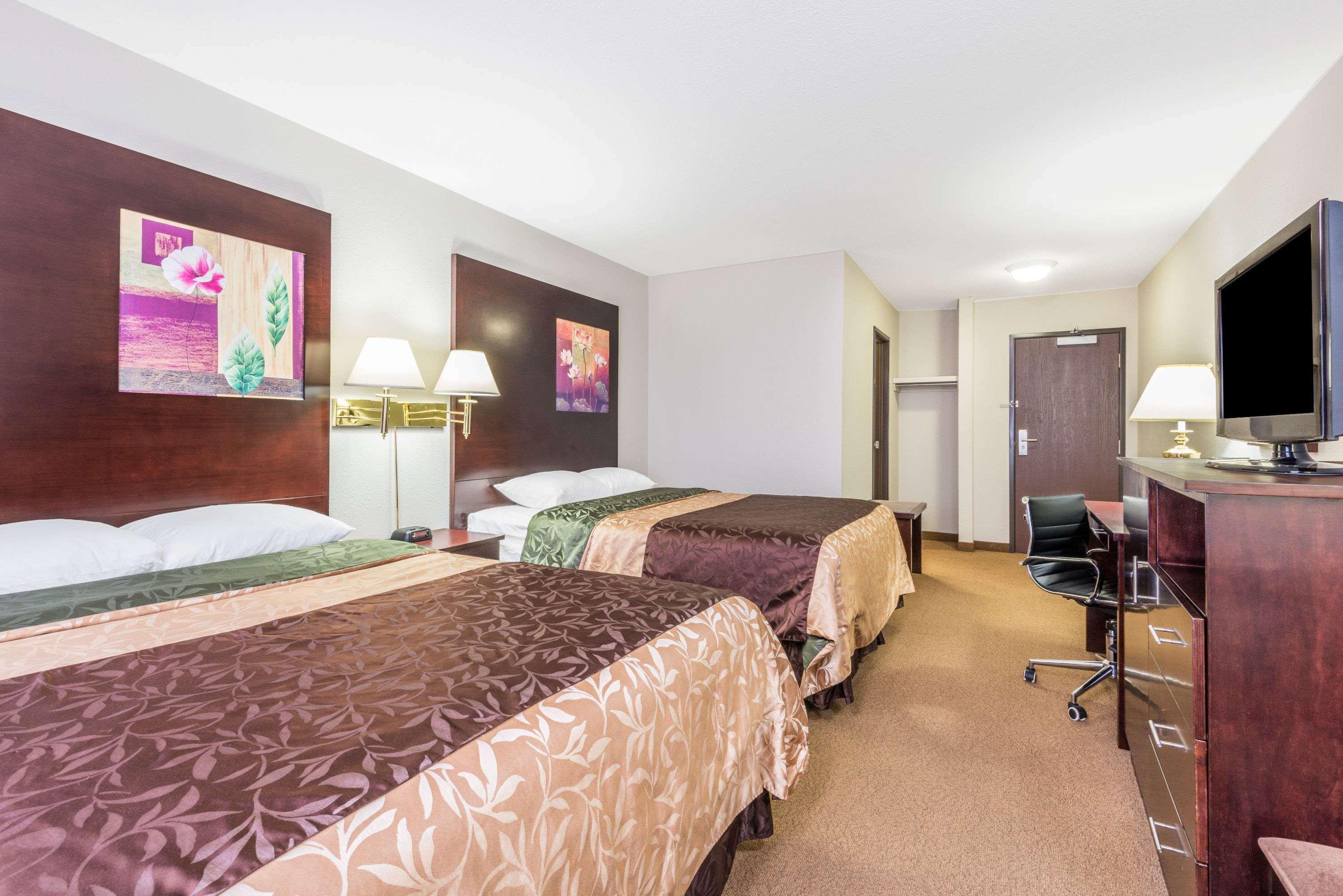 Super 8 By Wyndham Innisfail Dış mekan fotoğraf